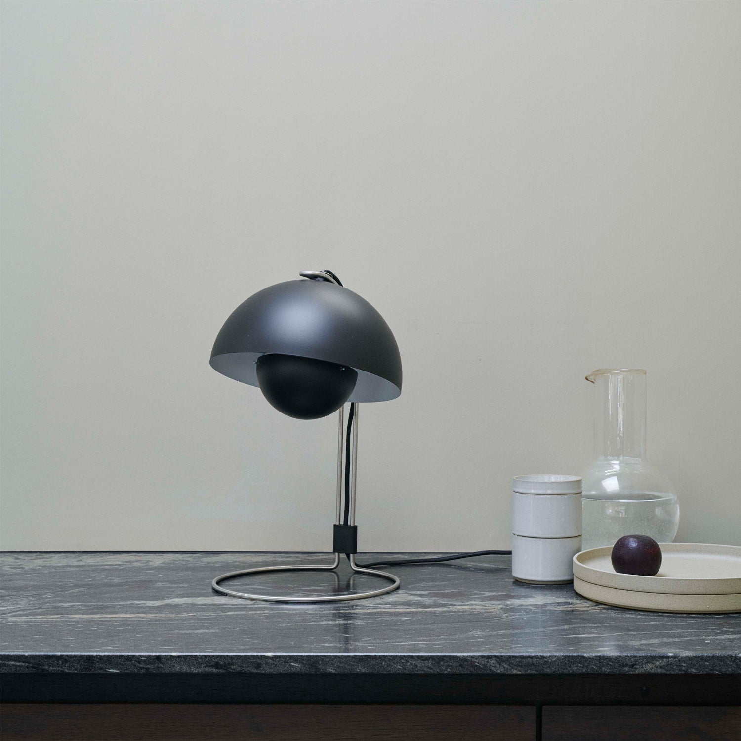 Flowerpot VP4 Table Lamp